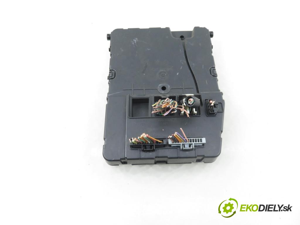 RENAULT SCENIC II (JM0/1_) MINIVAN 2008 78,00 1.5 dCi 106 - K9K 732 1461,00 MODUL BSI 8200780007