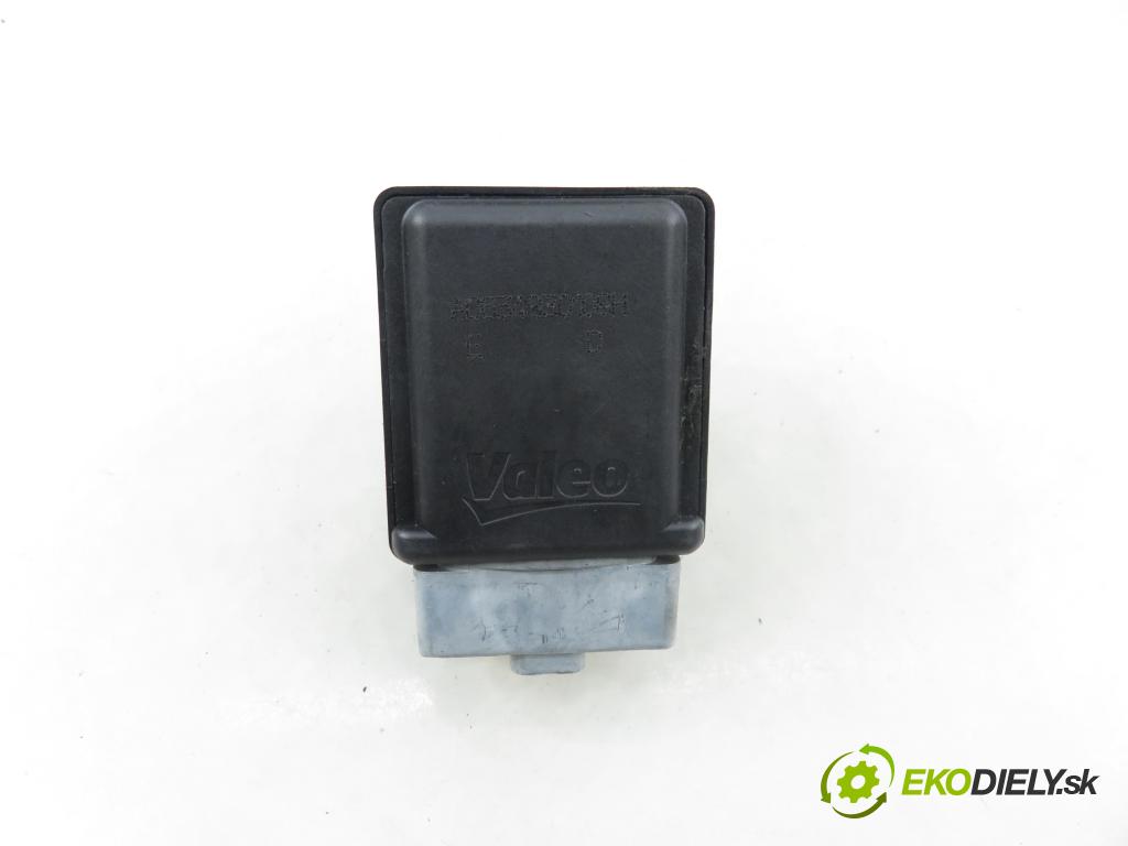 RENAULT SCENIC II (JM0/1_) MINIVAN 2008 78,00 1.5 dCi 106 - K9K 732 1461,00 blokáda tyče volantu 8200604932