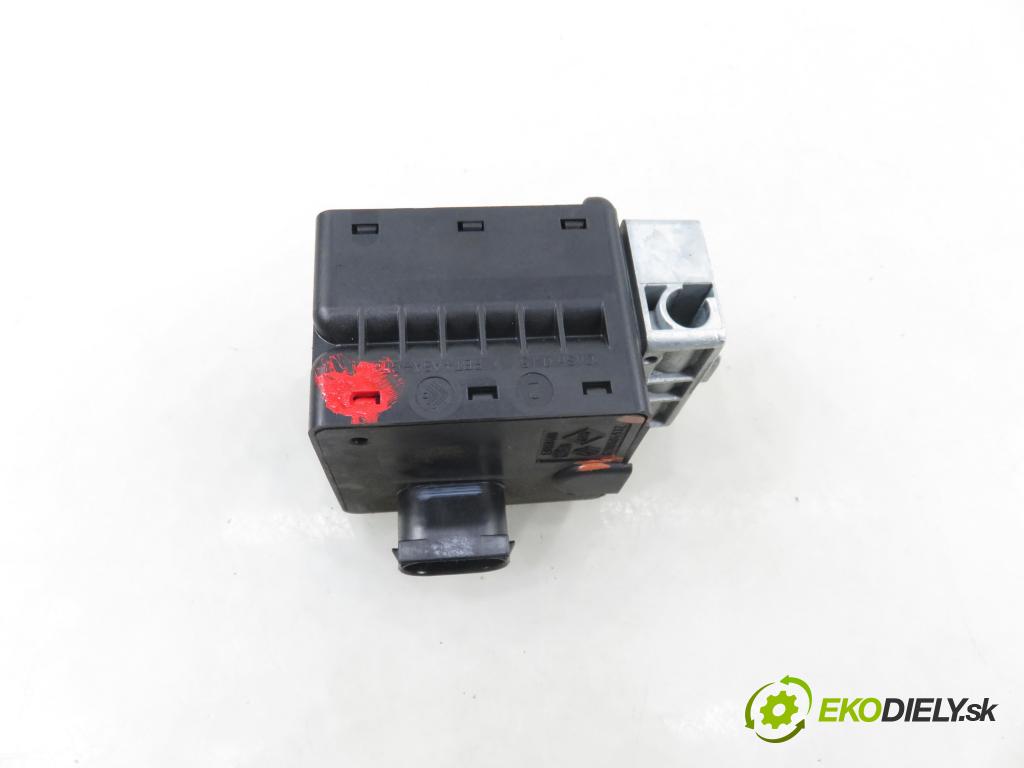 RENAULT SCENIC II (JM0/1_) MINIVAN 2008 78,00 1.5 dCi 106 - K9K 732 1461,00 blokáda tyče volantu 8200604932