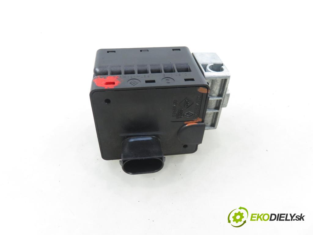 RENAULT SCENIC II (JM0/1_) MINIVAN 2008 78,00 1.5 dCi 106 - K9K 732 1461,00 blokáda tyče volantu 8200604932