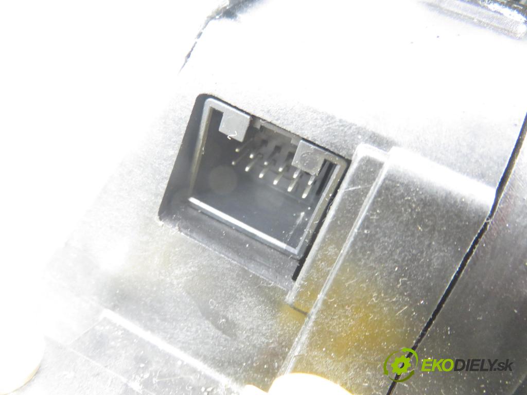 PORSCHE CAYENNE II (92A) SUV 2010 176,00 3.0 Diesel - M 05.9E 2967,00 ZVEDÁK: 7P5713025P