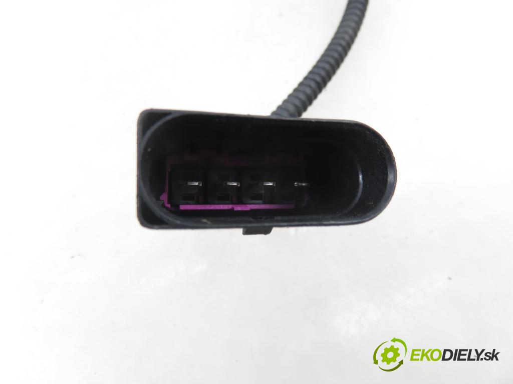 PORSCHE CAYENNE II (92A) SUV 2010 176,00 3.0 Diesel - M 05.9E 2967,00 zámok kapoty