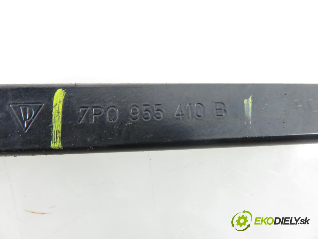 PORSCHE CAYENNE II (92A) SUV 2010 176,00 3.0 Diesel - M 05.9E 2967,00 RAMENO: stierače PP 7P0955410B ; 7P0955409B