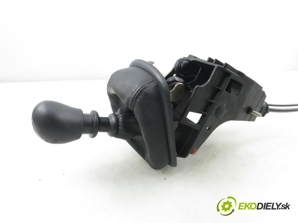 RENAULT SCENIC II (JM0/1_) MINIVAN 2008 78,00 1.5 dCi 106 - K9K 732 1461,00 ZVEDÁK: 8200831615