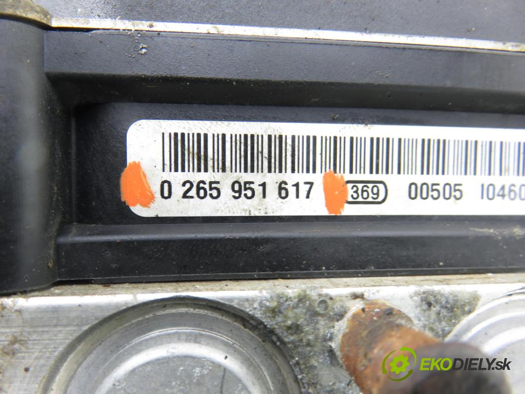 HYUNDAI i30 (FD) HB 2010 80,00 1.4 - G4FA 1396,00 pumpa ABS 589202R500 ; 0265951617 ; 0265251576 (Pumpa ABS)