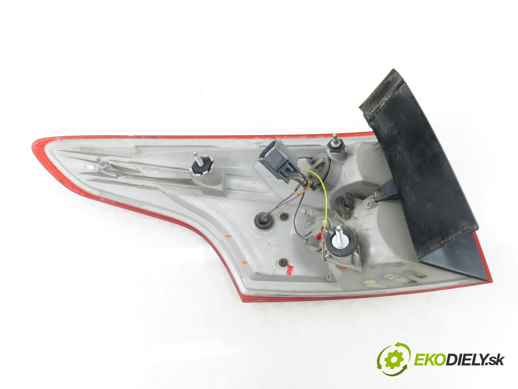 FORD FOCUS III Turnier KOMBI 2012 85,00 1.6 TDCi - T1DB 1560,00 Svetlo pravé zadné BM5113404G