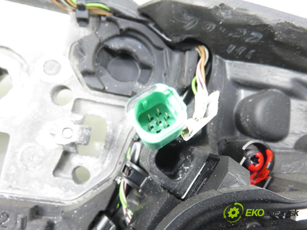 FORD FOCUS III Turnier KOMBI 2012 85,00 1.6 TDCi - T1DB 1560,00 volant AM513600DE3ZHE (Volant)