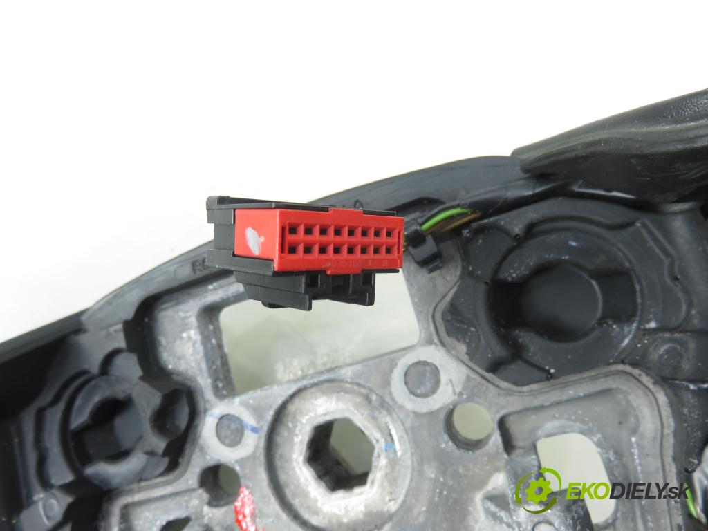 FORD FOCUS III Turnier KOMBI 2012 85,00 1.6 TDCi - T1DB 1560,00 volant AM513600DE3ZHE (Volant)