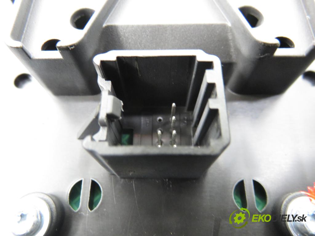 FORD FOCUS III Turnier KOMBI 2012 85,00 1.6 TDCi - T1DB 1560,00 palubná doska AM5T18K811CD