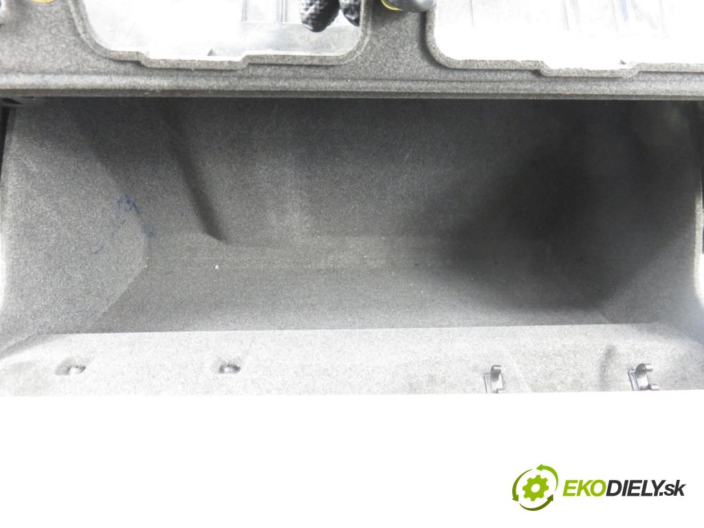 PORSCHE CAYENNE II (92A) SUV 2010 176,00 3.0 Diesel - M 05.9E 2967,00 Priehradka, kastlík 7P5857095