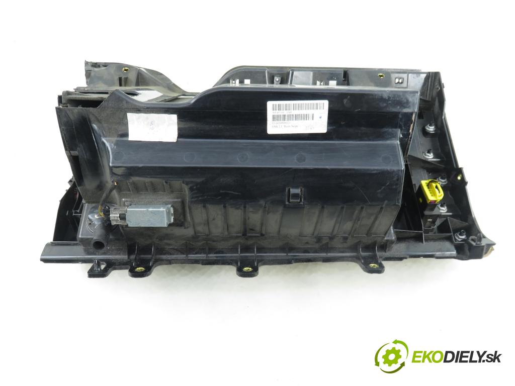 PORSCHE CAYENNE II (92A) SUV 2010 176,00 3.0 Diesel - M 05.9E 2967,00 Priehradka, kastlík 7P5857095