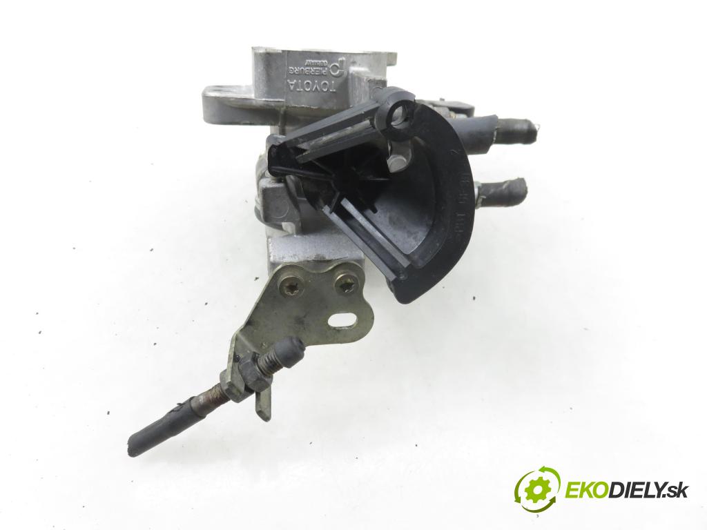 TOYOTA YARIS (_P1_) HB 2004 50,00 1.0 VVT- i 68 - 1SZ-FE 998,00 Škrtiaca klapka 2221003010 (Škrtiaca klapka)