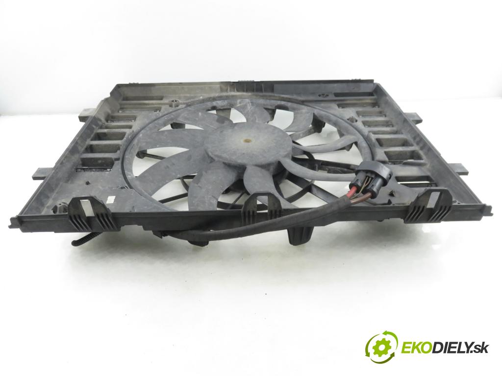 PORSCHE CAYENNE II (92A) SUV 2010 176,00 3.0 Diesel - M 05.9E 2967,00 ventilátor chladič PODNEBÍ / VODA 7P0121201F ; 7P0121203A