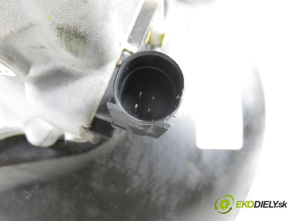 PORSCHE CAYENNE II (92A) SUV 2010 176,00 3.0 Diesel - M 05.9E 2967,00 Posilovač 7P0612101B (Servočerpadlo)