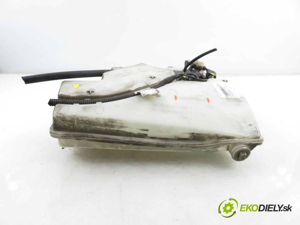 PORSCHE CAYENNE II (92A) SUV 2010 176,00 3.0 Diesel - M 05.9E 2967,00 Nádržka ostrekovačov 7P0955453 (Kľučka dverí ostatné)