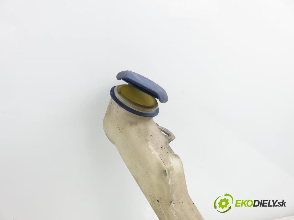 PORSCHE CAYENNE II (92A) SUV 2010 176,00 3.0 Diesel - M 05.9E 2967,00 Nádržka ostrekovačov 7P0955453 (Kľučka dverí ostatné)