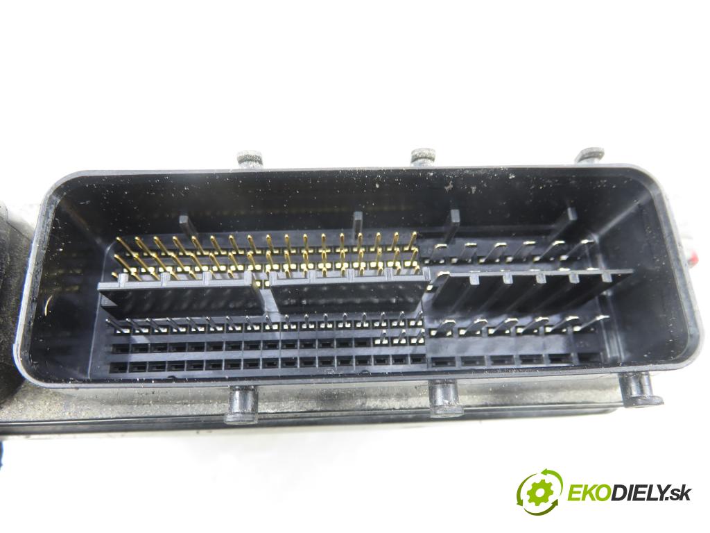 TOYOTA AURIS (_E15_) HB 2007 91,00 1.6 Dual-VVTi 124 - 1ZR-FE 1598,00 řídící jednotka motora 8966102E71 ; MB2753000241