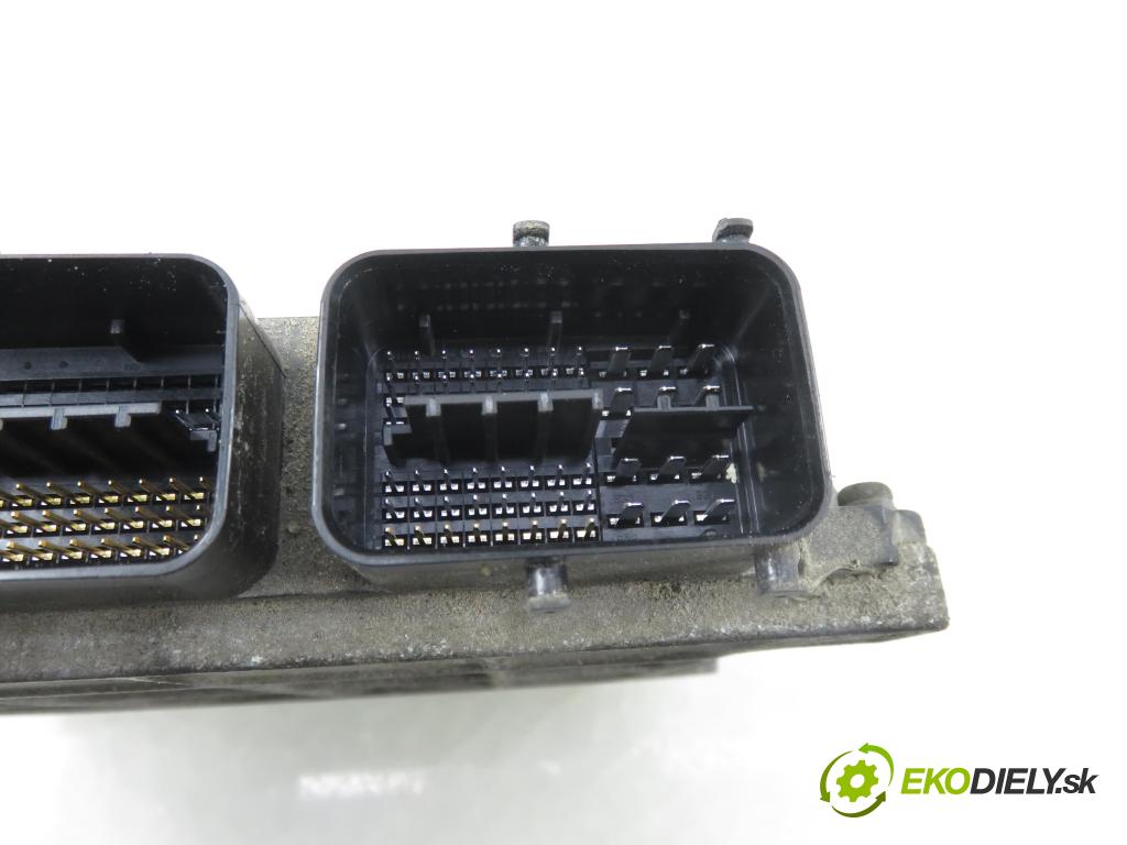 TOYOTA AURIS (_E15_) HB 2007 91,00 1.6 Dual-VVTi 124 - 1ZR-FE 1598,00 řídící jednotka motora 8966102E71 ; MB2753000241