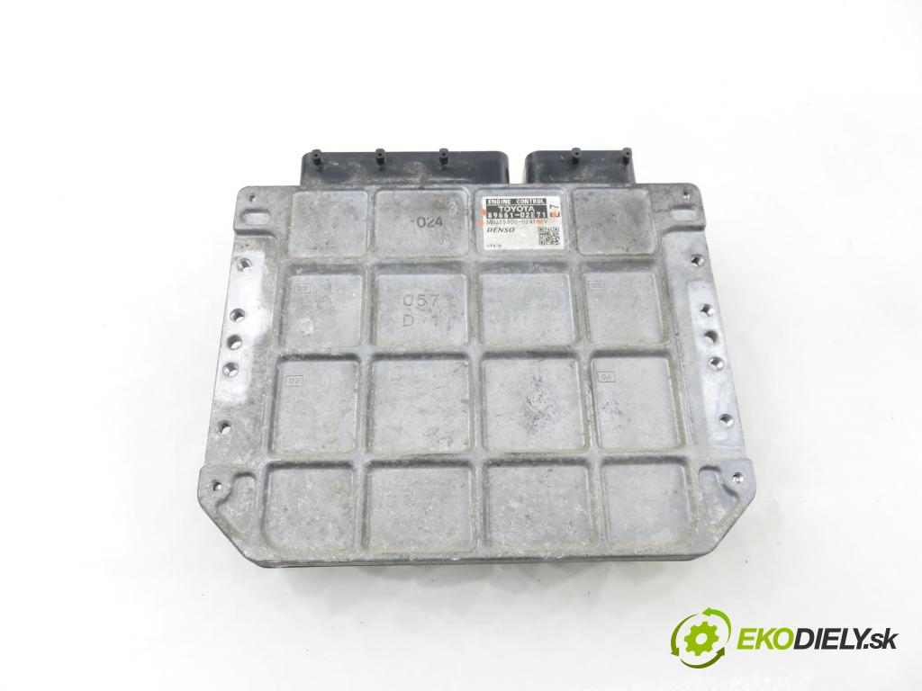 TOYOTA AURIS (_E15_) HB 2007 91,00 1.6 Dual-VVTi 124 - 1ZR-FE 1598,00 řídící jednotka motora 8966102E71 ; MB2753000241