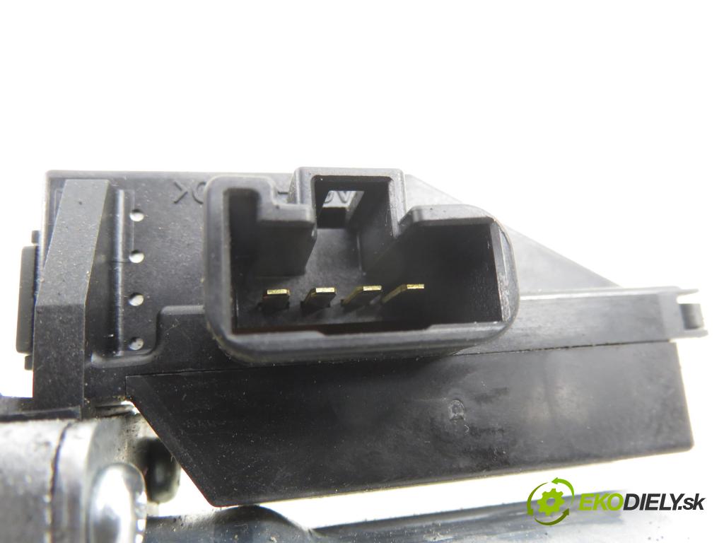 TOYOTA AURIS (_E15_) HB 2007 91,00 1.6 Dual-VVTi 124 - 1ZR-FE 1598,00 Motorček stierače zadné 8513002030 ; 2596000822