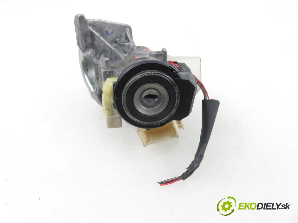 TOYOTA AURIS (_E15_) HB 2007 91,00 1.6 Dual-VVTi 124 - 1ZR-FE 1598,00 spinačka N0502638 (Spínacia skrinka)