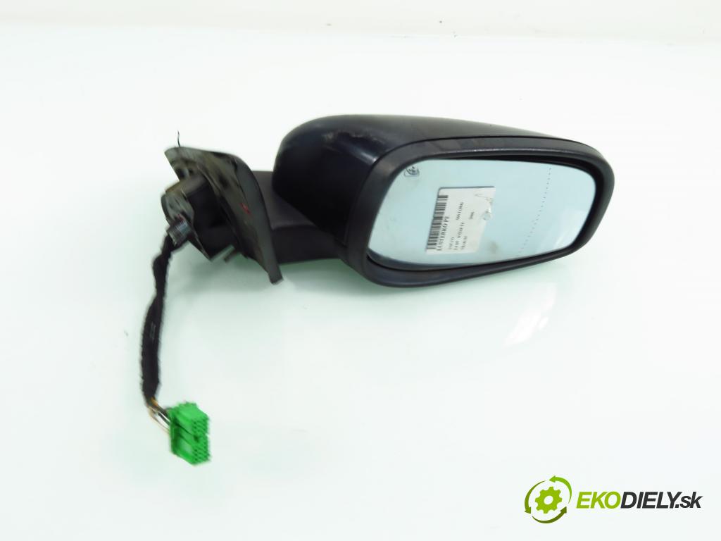 VOLVO S60 I (384) SEDAN 2006 136,00 2.4 D5 - D 5244 T4 2400,00 zpětné zrcátko