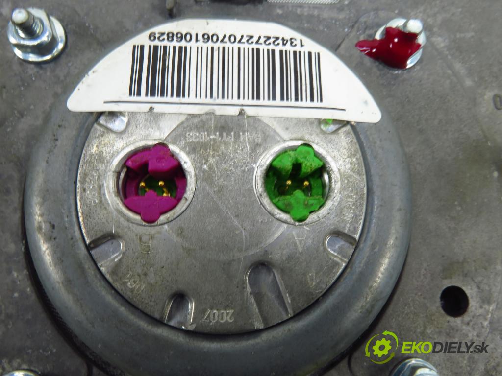 VOLVO S60 I (384) SEDAN 2006 136,00 2.4 D5 - D 5244 T4 2400,00 AirBag air BAG volantu 30754311