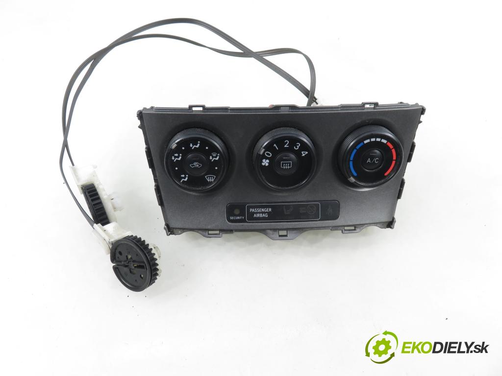 TOYOTA AURIS (_E15_) HB 2007 91,00 1.6 Dual-VVTi 124 - 1ZR-FE 1598,00 Panel kúrenia KLIMATRONIK 5540602190