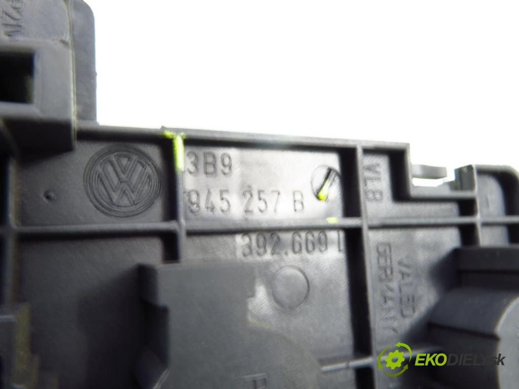 VW PASSAT B5.5 Variant (3B6) KOMBI 2002 96,00 1.9 TDI - AWX 1896,00 PŘÍSPĚVEK svetla levý ZADNÍ: 3B9945257B