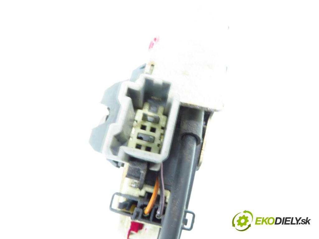 VOLVO S60 I (384) SEDAN 2006 136,00 2.4 D5 - D 5244 T4 2400,00 zámok dveří kufr EL. 8652398