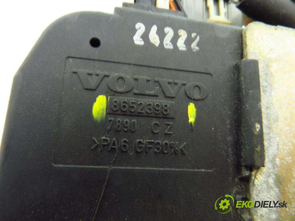 VOLVO S60 I (384) SEDAN 2006 136,00 2.4 D5 - D 5244 T4 2400,00 zámok dveří kufr EL. 8652398
