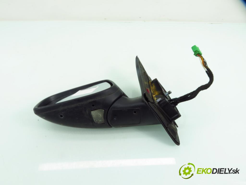 VOLVO S60 I (384) SEDAN 2006 136,00 2.4 D5 - D 5244 T4 2400,00 zpětné zrcátko LE