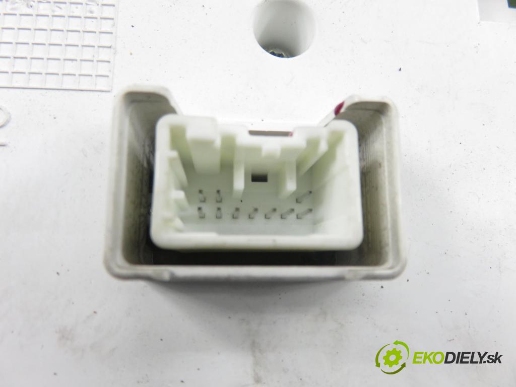 VOLVO S60 I (384) SEDAN 2006 136,00 2.4 D5 - D 5244 T4 2400,00 Prístrojovka elektrický 30746102