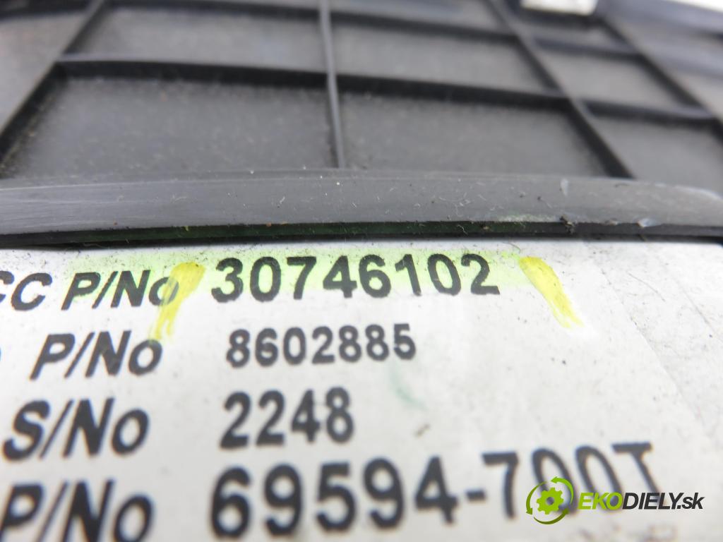 VOLVO S60 I (384) SEDAN 2006 136,00 2.4 D5 - D 5244 T4 2400,00 Prístrojovka elektrický 30746102