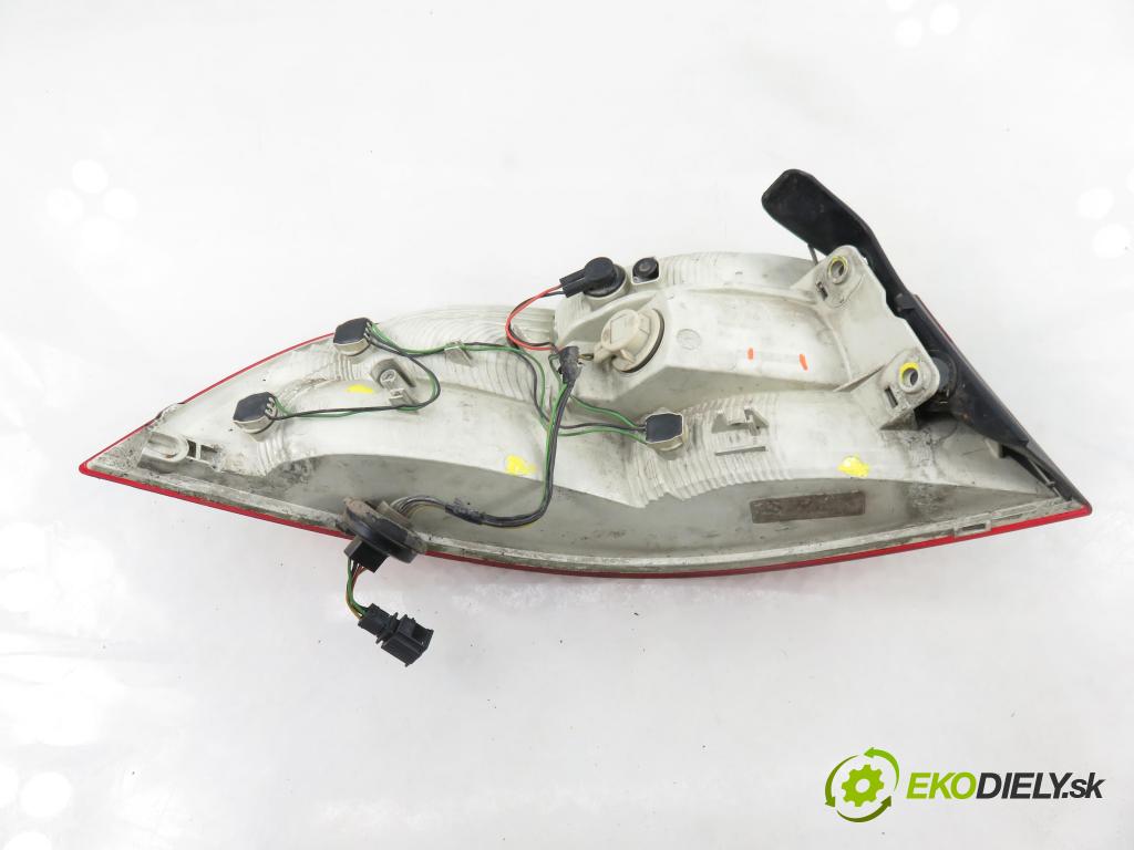 SKODA SUPERB II (3T4) LIFTBACK 2009 118,00 1.8 TSI - BZB 1798,00 Svetlo pravé zadné 3T5945096