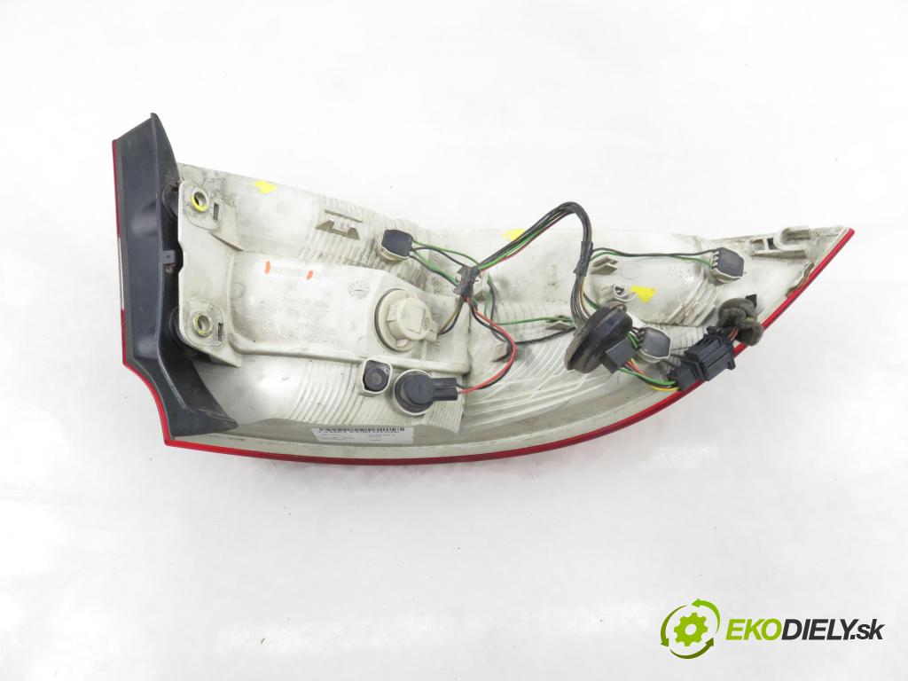 SKODA SUPERB II (3T4) LIFTBACK 2009 118,00 1.8 TSI - BZB 1798,00 Svetlo pravé zadné 3T5945096