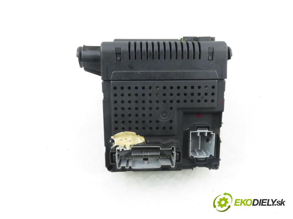 VOLVO S60 I (384) SEDAN 2006 136,00 2.4 D5 - D 5244 T4 2400,00 MODUL BSI 30765149