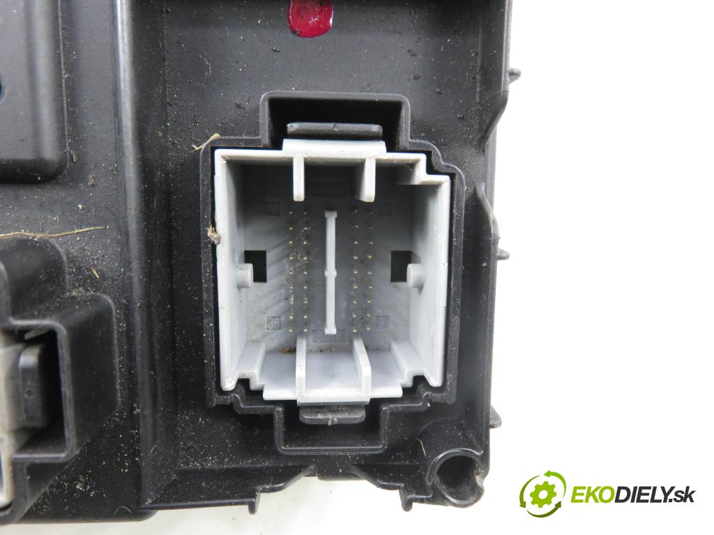 VOLVO S60 I (384) SEDAN 2006 136,00 2.4 D5 - D 5244 T4 2400,00 MODUL BSI 30765149