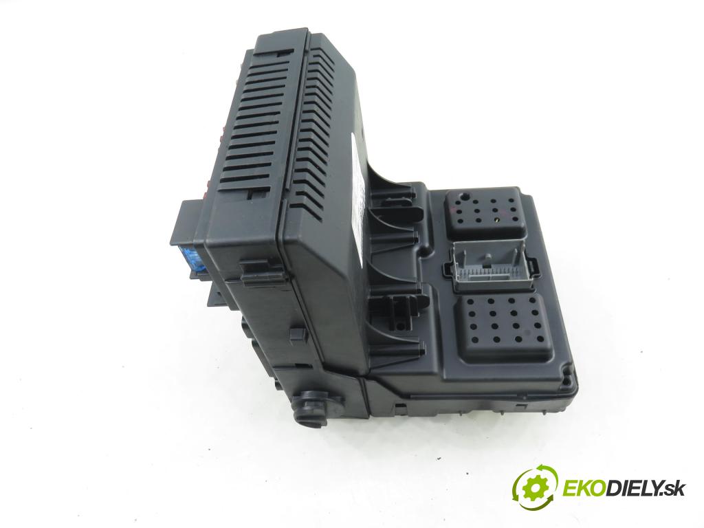 VOLVO S60 I (384) SEDAN 2006 136,00 2.4 D5 - D 5244 T4 2400,00 MODUL BSI 30765149