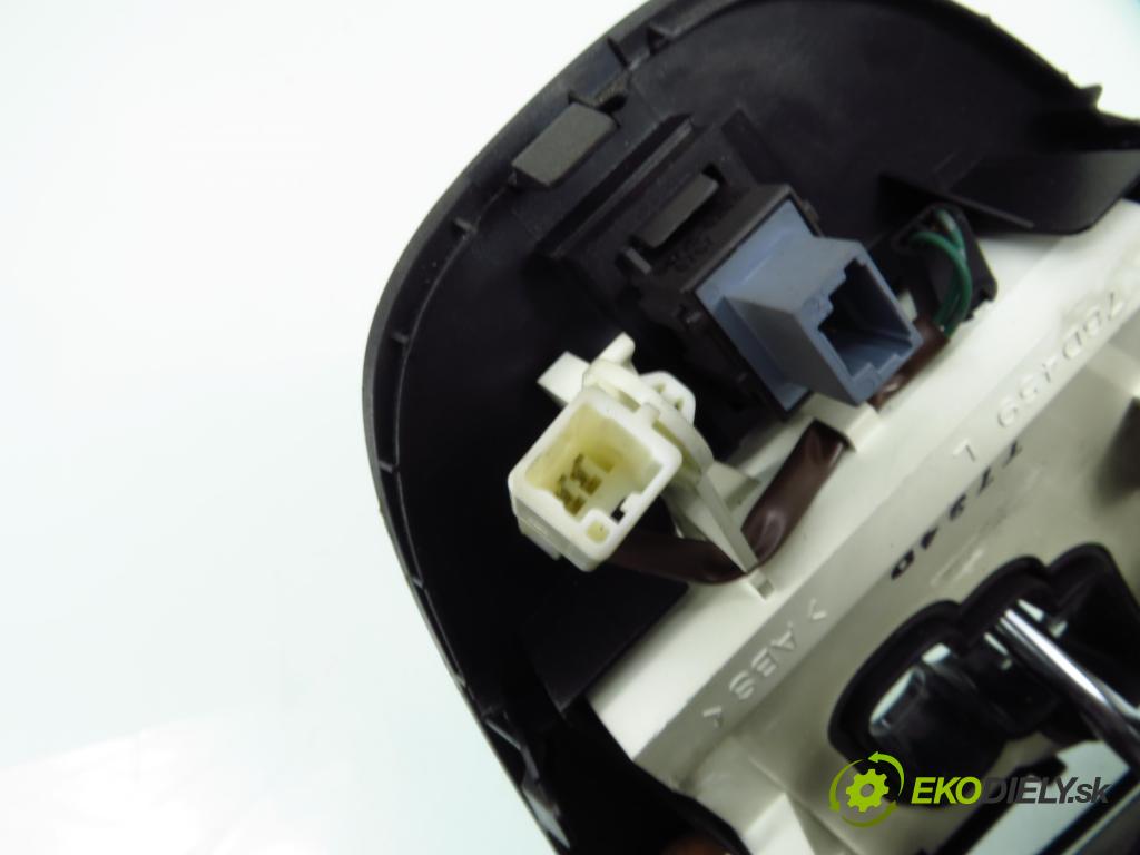 TOYOTA AURIS (_E15_) HB 2007 91,00 1.6 Dual-VVTi 124 - 1ZR-FE 1598,00 ZVEDÁK: 8945152020