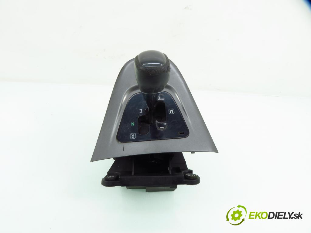 TOYOTA AURIS (_E15_) HB 2007 91,00 1.6 Dual-VVTi 124 - 1ZR-FE 1598,00 ZVEDÁK: 8945152020