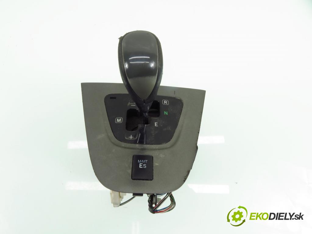 TOYOTA AURIS (_E15_) HB 2007 91,00 1.6 Dual-VVTi 124 - 1ZR-FE 1598,00 ZVEDÁK: 8945152020