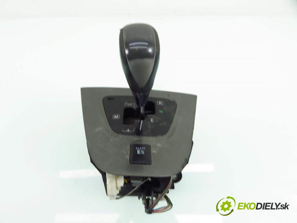 TOYOTA AURIS (_E15_) HB 2007 91,00 1.6 Dual-VVTi 124 - 1ZR-FE 1598,00 ZVEDÁK: 8945152020