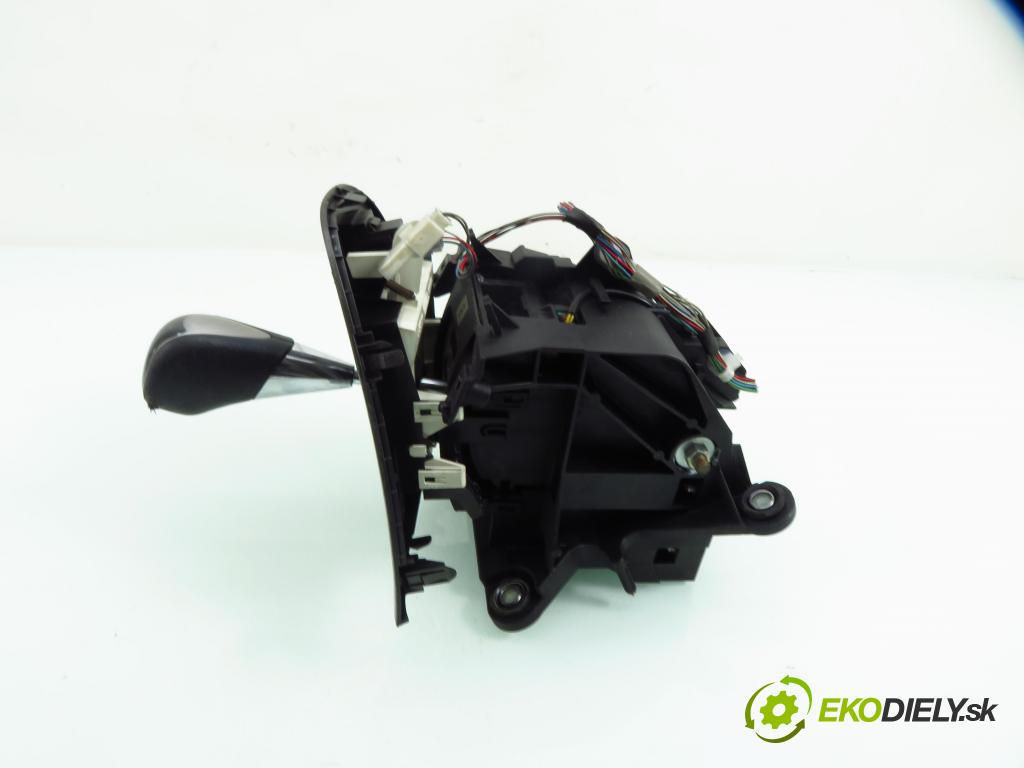 TOYOTA AURIS (_E15_) HB 2007 91,00 1.6 Dual-VVTi 124 - 1ZR-FE 1598,00 ZVEDÁK: 8945152020