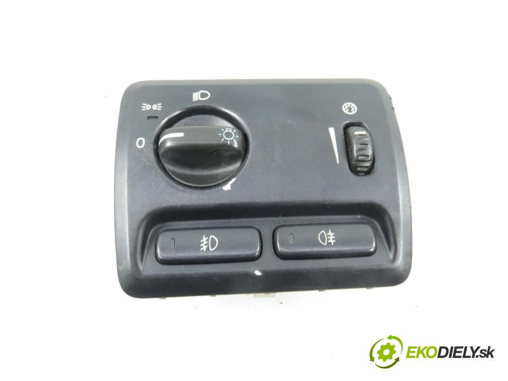 VOLVO S60 I (384) SEDAN 2006 136,00 2.4 D5 - D 5244 T4 2400,00 přepínač světla 30739312