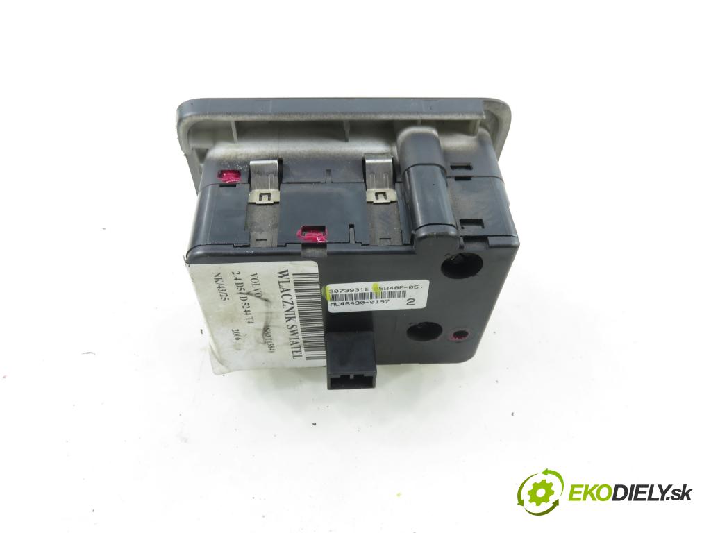 VOLVO S60 I (384) SEDAN 2006 136,00 2.4 D5 - D 5244 T4 2400,00 přepínač světla 30739312