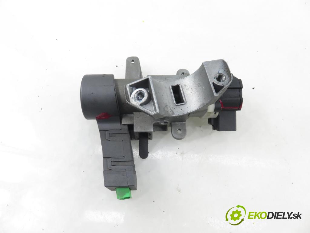 VOLVO S60 I (384) SEDAN 2006 136,00 2.4 D5 - D 5244 T4 2400,00 spinačka 8626324 ; 8621509 (Spínacia skrinka)