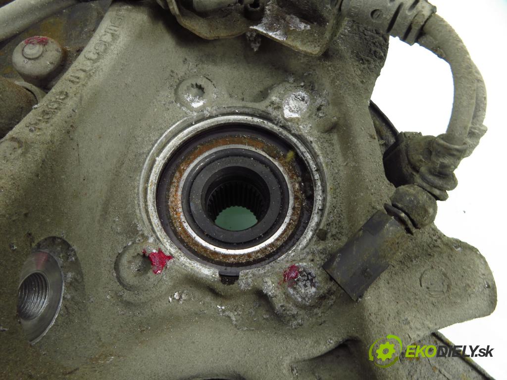 PORSCHE CAYENNE II (92A) SUV 2010 176,00 3.0 Diesel - M 05.9E 2967,00 náboj pravé zadné ABS