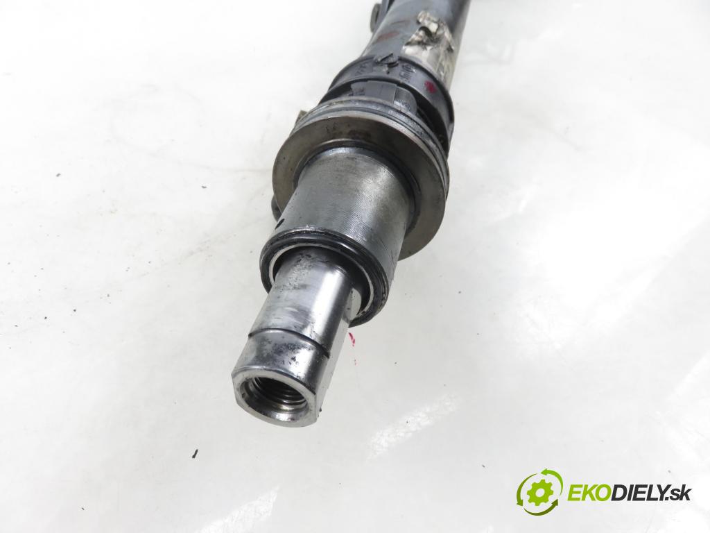 AUDI A6 (4B2, C5) SEDAN 2002 120,00 2.5 TDI - BFC 2496,00 řízení ZE posilovačem 4B1422066E