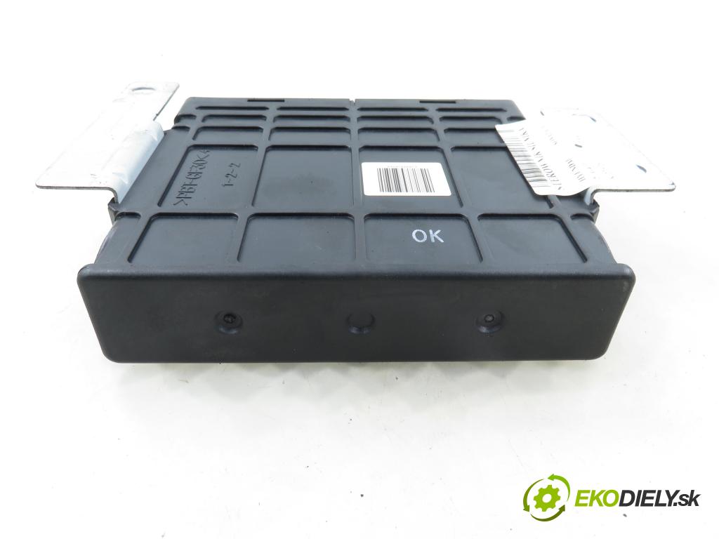 HYUNDAI SONATA IV (EF) SEDAN 2004 96,00 2.0 1997,00 řídící jednotka motora 3912238930